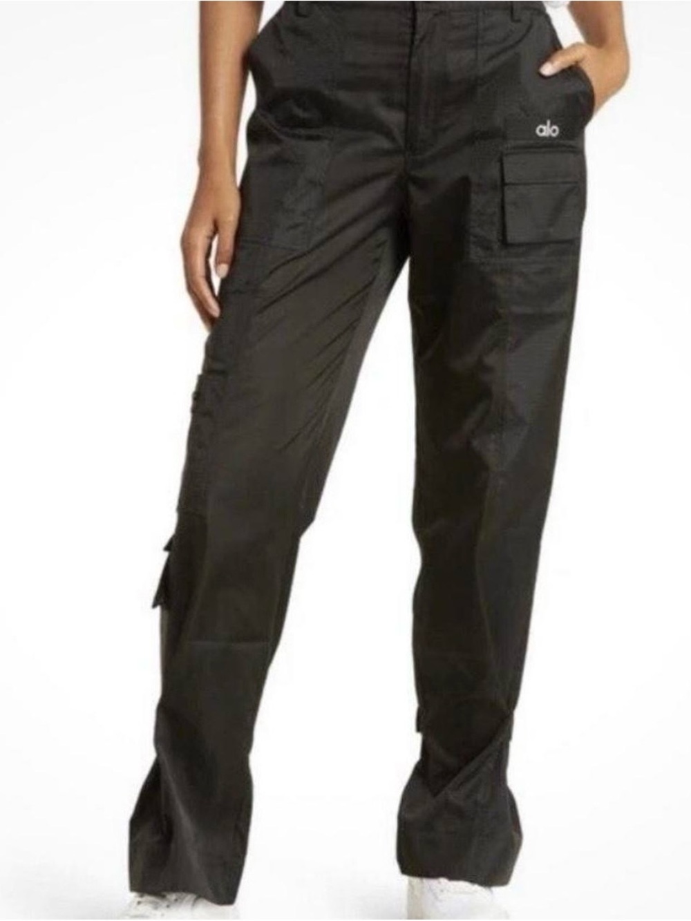 ALO Yoga Women’s Black Cargo Pants. Size S. Excellent condition.versatile